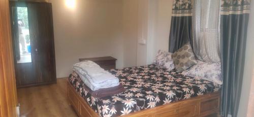 Deluxe Double Room (2 Adults + 1 Child)