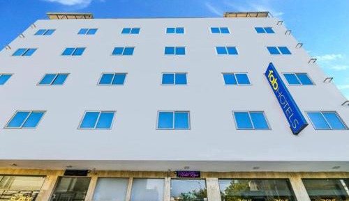 Deluxe Double Room (2 Adults + 1 Child)