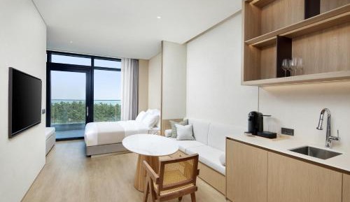 Deluxe Double Pine View