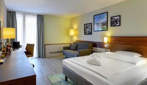 Standard Queen Room