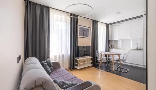 One-Bedroom Apartment with Garden View