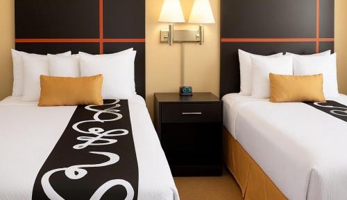 Deluxe Queen Room with Two Queen Beds