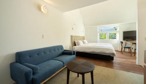Standard Twin Room with Mountain View