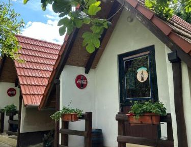 Bungalow with Garden View