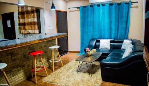 Deluxe Two-Bedroom Apartment with Garden View