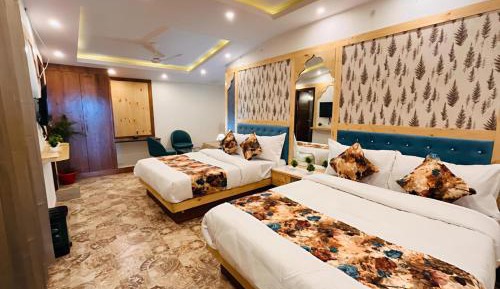 Deluxe Family Room