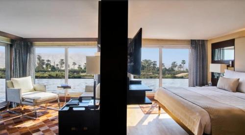 King Suite with Spa Bath