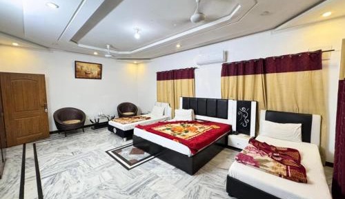 Deluxe Family Suite