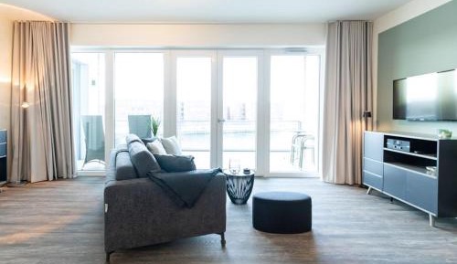 One-Bedroom Apartment with Balcony