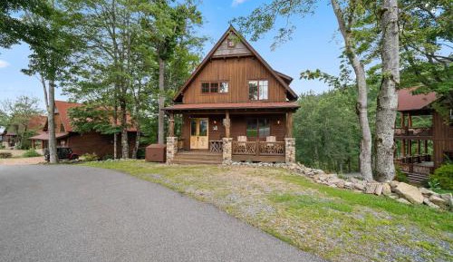 Four-Bedroom Holiday Home