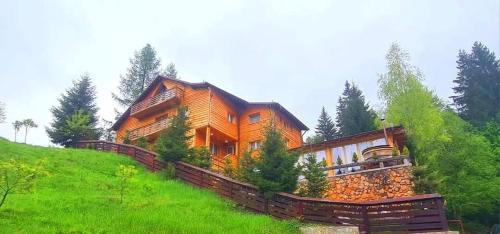 Seven-Bedroom House