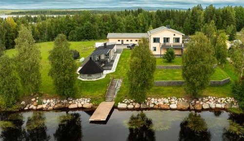 Four-Bedroom Luxury Apartment