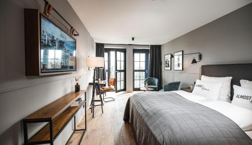 Large Double Room