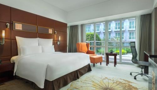 Superior King Room with Courtyard View