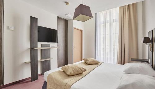 Comfort Suite (2-4 Adults)
