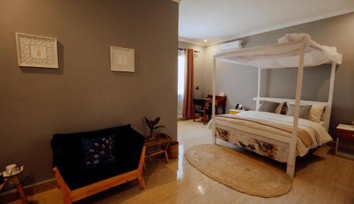 Standard Queen Room