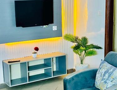 Deluxe Room (2 Adults + 1 Child)