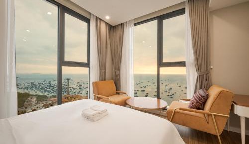 Two-Bedroom Apartment with Sea View