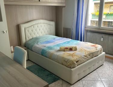 Standard Double Room with Shared Bathroom