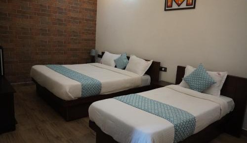 Deluxe Queen Suite