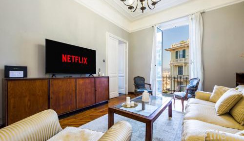 Two-Bedroom Deluxe Apartment with Balcony