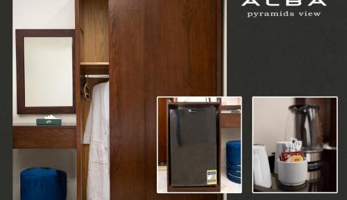 Deluxe King Room pyramids view