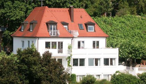 One-Bedroom Apartment with Terrace
