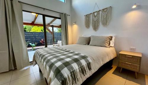 Deluxe Queen Suite