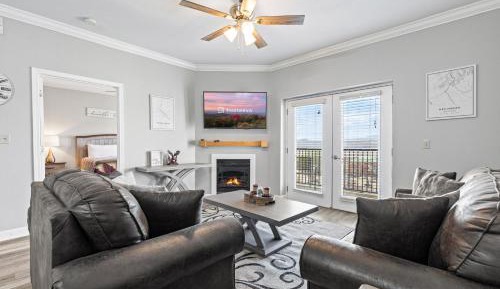 Deluxe One-Bedroom Apartment