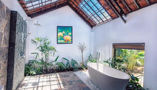 Deluxe Bungalow with Garden View