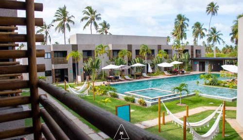 Apartment with Pool View 
