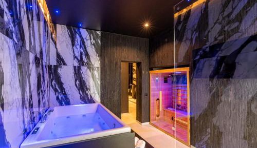 King Room with Spa Bath
