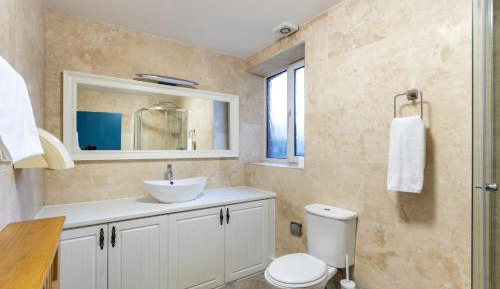 Quadruple Room with Shared Bathroom