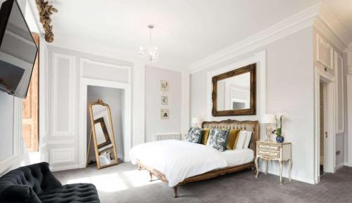Deluxe Double Suite with View