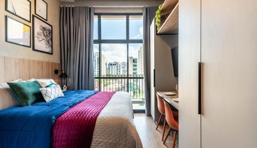 One-Bedroom Apartment with City View