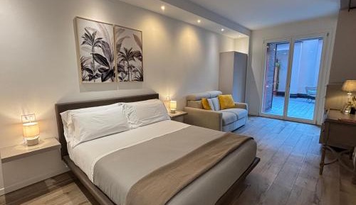 Apartment with Garden View