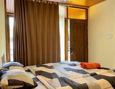 Deluxe Double Room with Shower