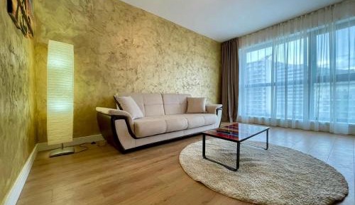 Deluxe One-Bedroom Apartment