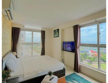 Three-Bedroom Apartment with Sea View