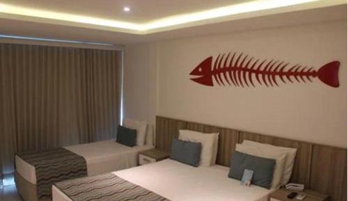 Deluxe Double Room with Side Sea View