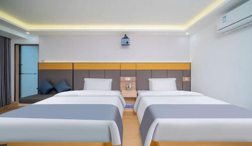 Superior Twin Room with City View