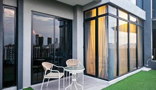 Apartment with City View
