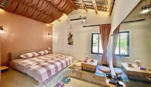 Queen Suite with Spa Bath