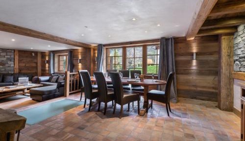 Chalet (10 Adults)