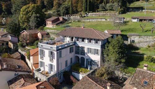 Four-Bedroom Holiday Home