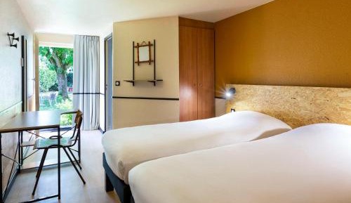 Pop Twin Room