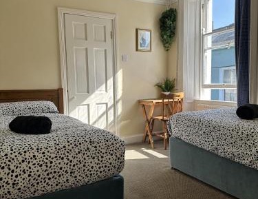 Twin Room with Private Bathroom