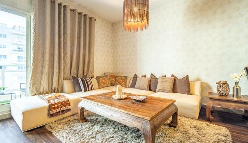 One-Bedroom Apartment with Balcony