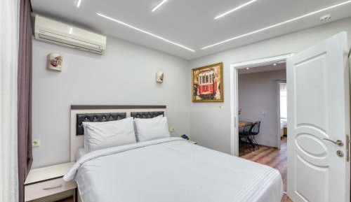 Apartment with Garden View