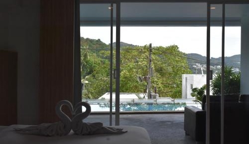 Junior Suite with Pool View